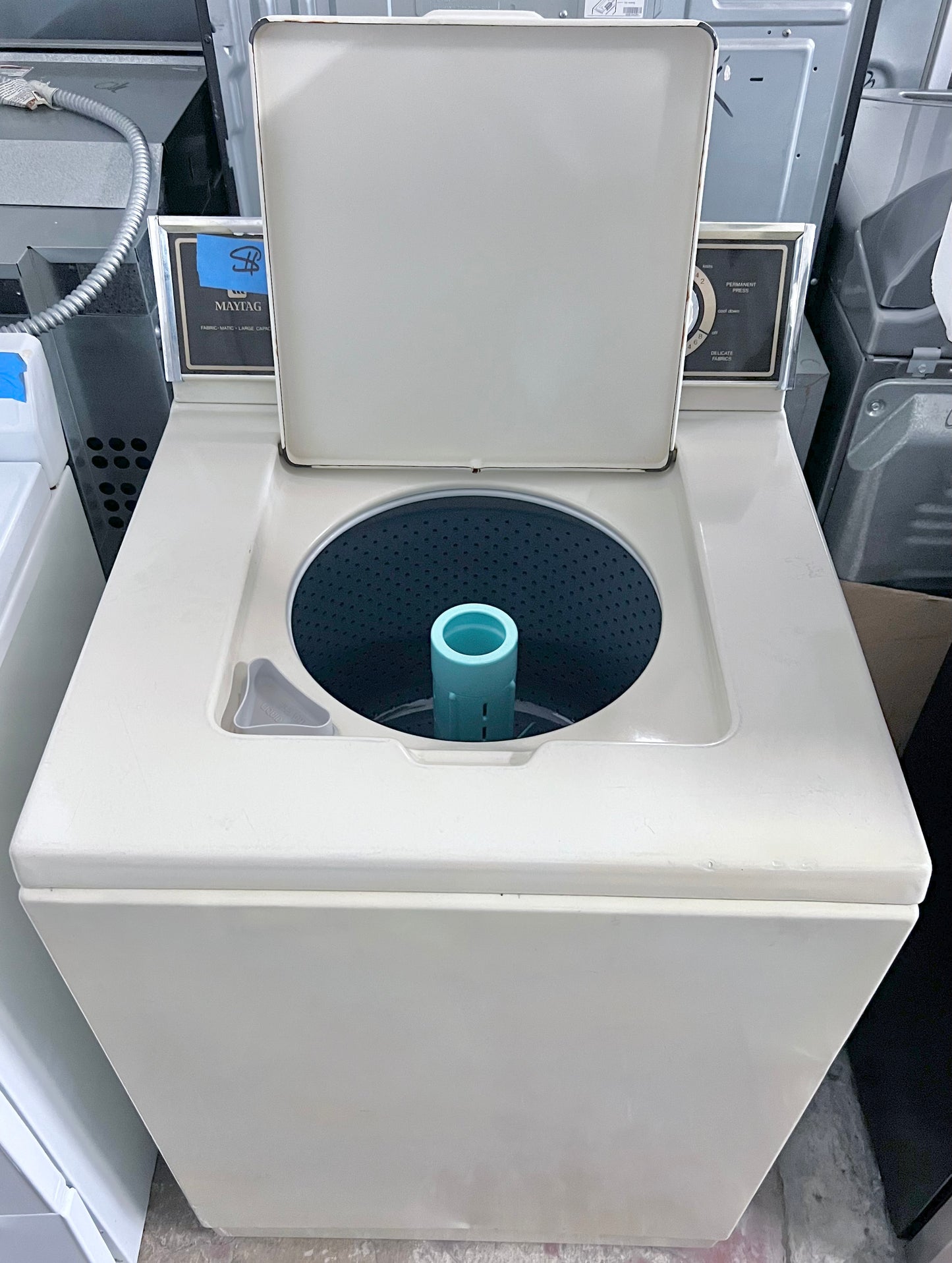 27 Inch Maytag Heavy Duty Top Load Washer , Beige off white , agitator , large capacity , used condition 444249