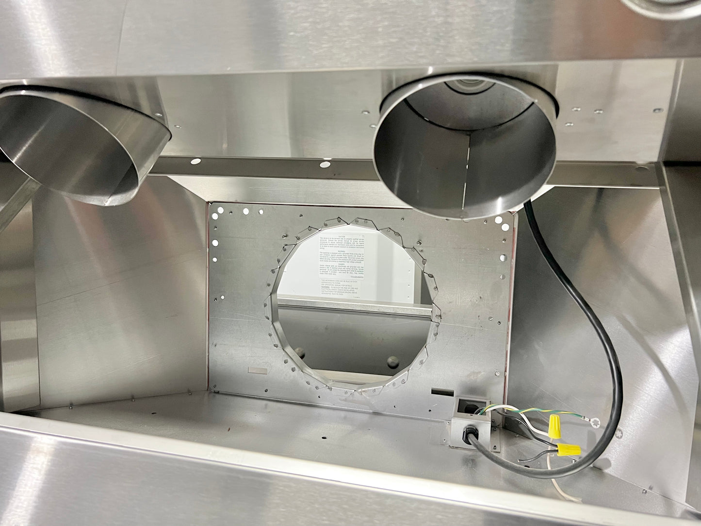 Viking 5 Series VCWH54848SS 48 Inch Wall Mount Range Hood Stainless Steel New Open Box   444273