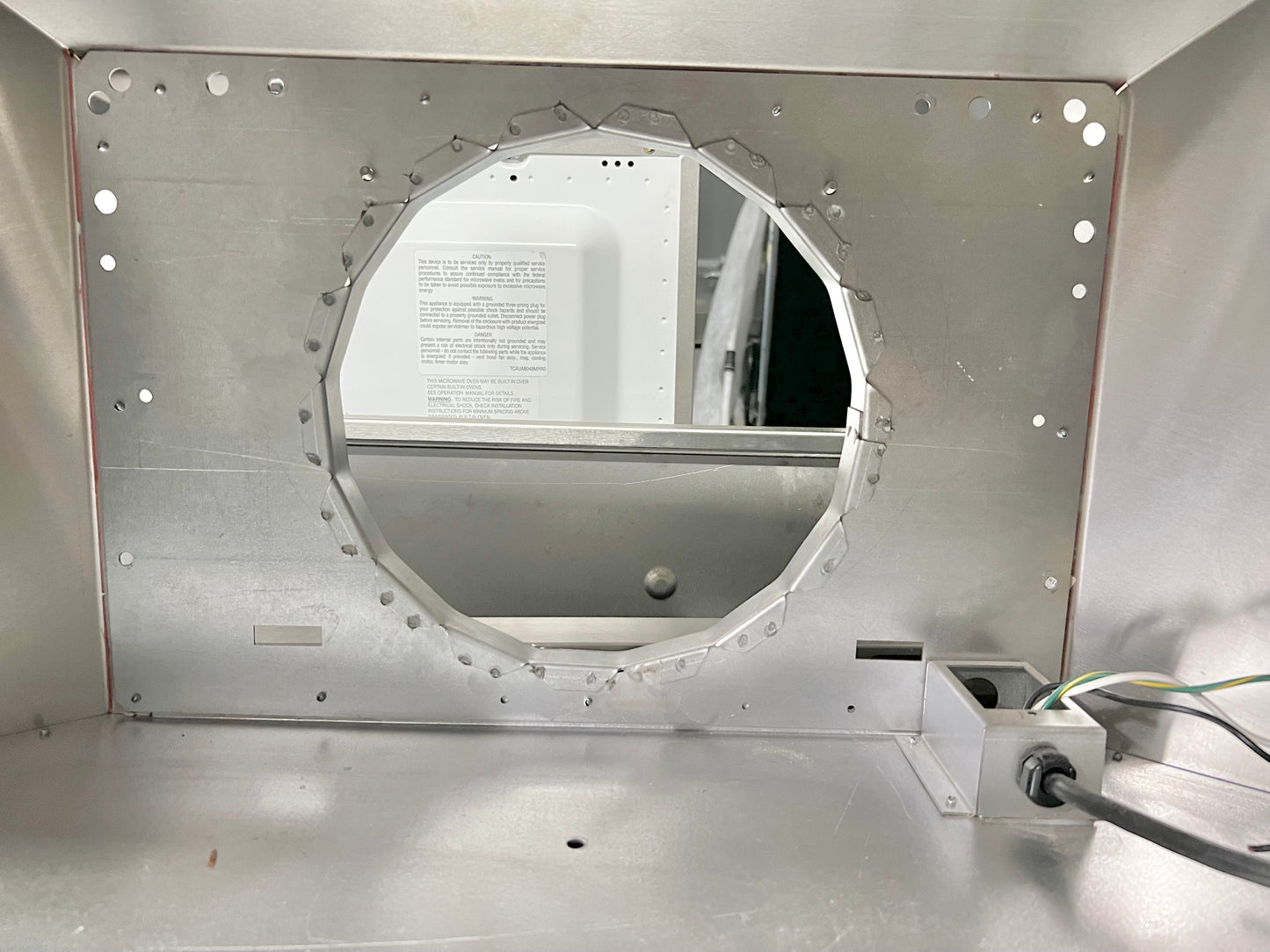 Viking 5 Series VCWH54848SS 48 Inch Wall Mount Range Hood Stainless Steel New Open Box   444273