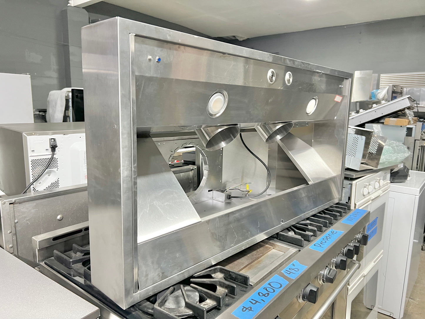 Viking 5 Series VCWH54848SS 48 Inch Wall Mount Range Hood Stainless Steel New Open Box   444273