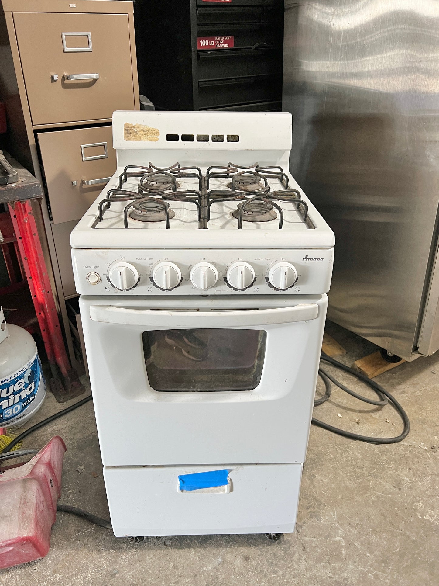 Amana 20 Inch 4 burner Gas Range Stove Oven in White , 333106