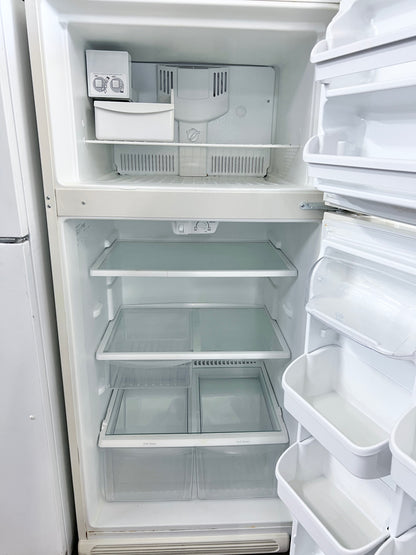 30 inch Kenmore 18 Cu Ft Full Size Top Freezer Refrigerator with Ice Maker , Off White, 444330