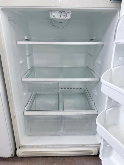 30 inch Kenmore 18 Cu Ft Full Size Top Freezer Refrigerator with Ice Maker , Off White, 444330
