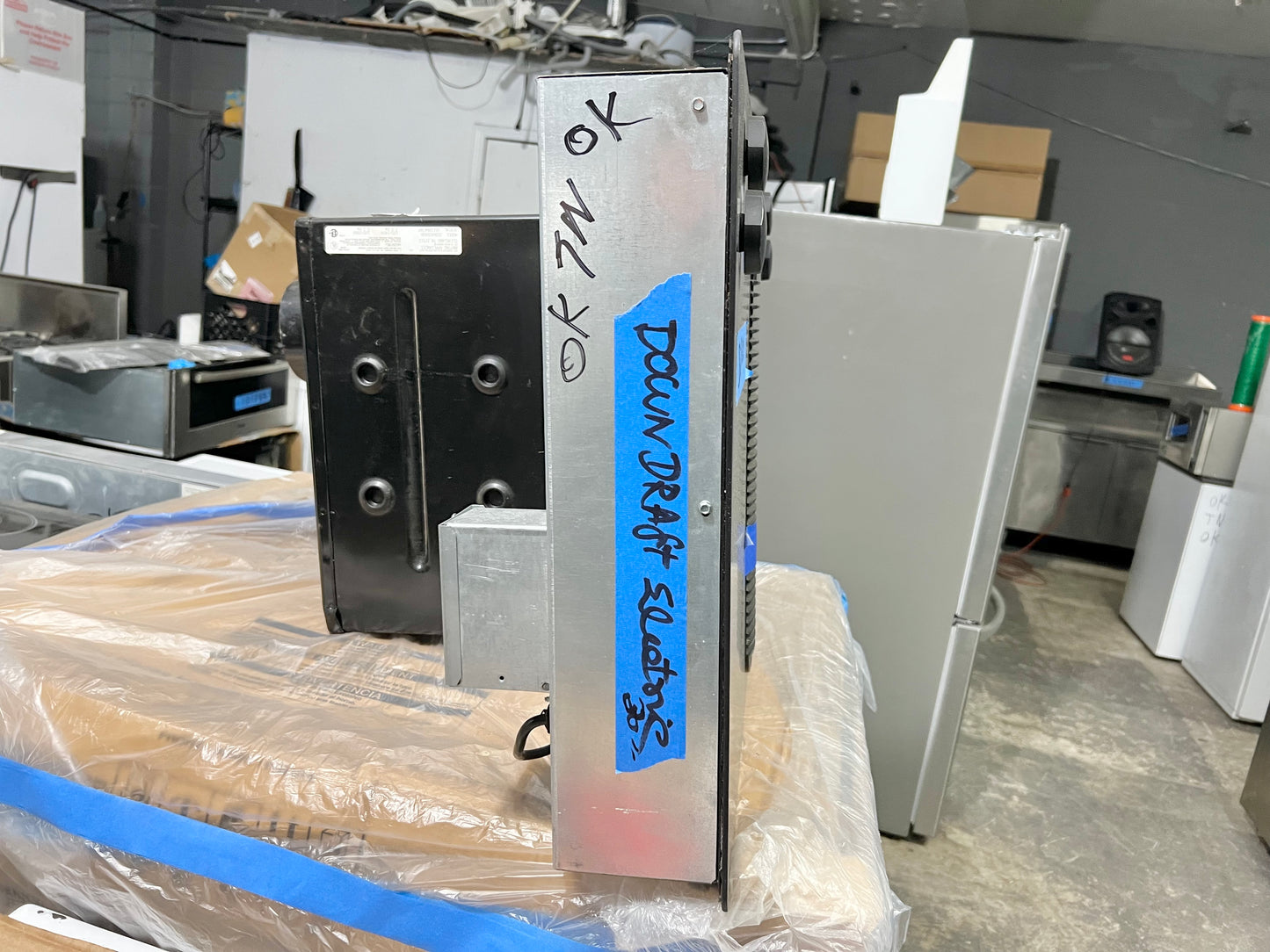 30 Inch JennAir JED8430ADB , Electric Glass Top Cooktop Downdraft , Black, Used Condition ,  444262