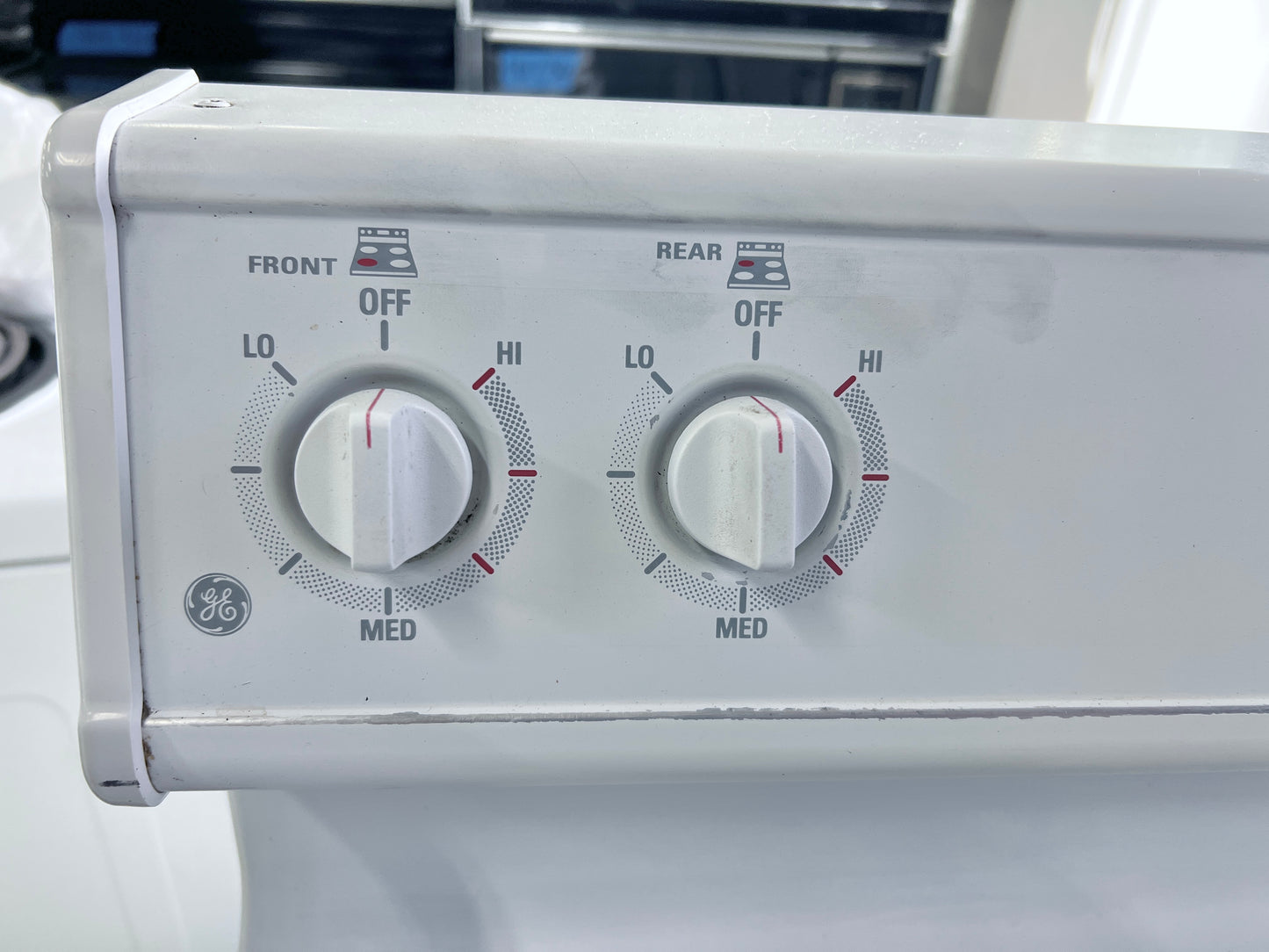 30 Inch GE Electric Range 4 Coil Element , Oven , White , JBP25GV2WW, 444434