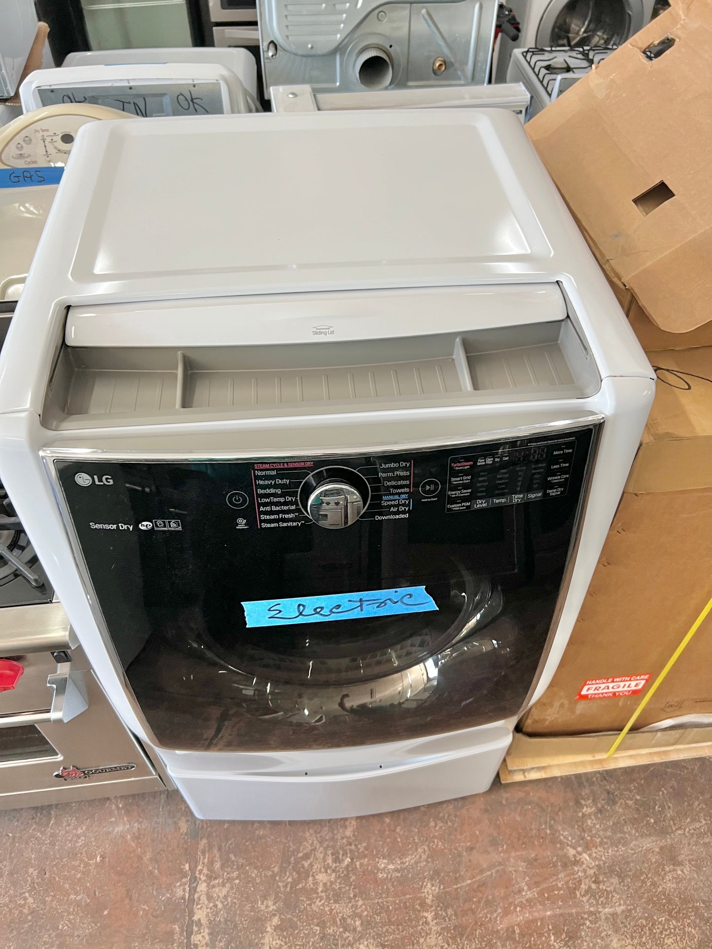 29 Inch LG DLEX9000W Turbo Steam Series 9 Cu Ft Front Load  Electric Dryer , Wrinkle Care , Sensor Dry , 14 Dry Cycles , 5 Temperature Selection , White , Used condition , 444263