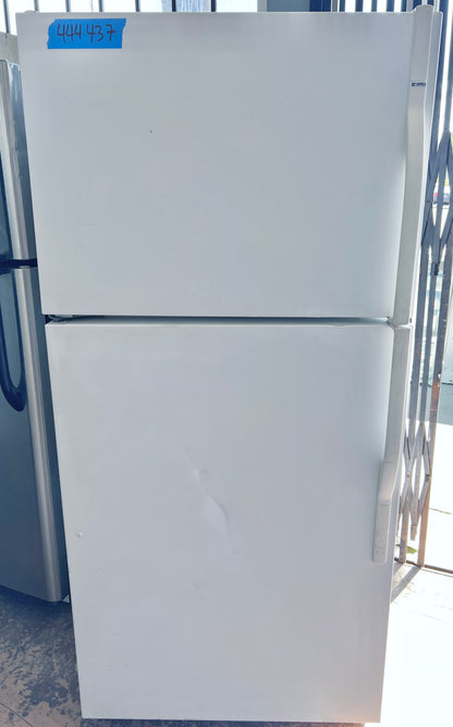 30 Inch Kenmore Top Freezer Bottom Refrigerator , White , 444437