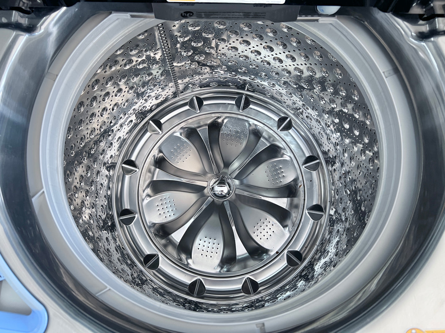 29 Inch LG TurboWash Series  WT7700HVA 5.7 cu. ft. Top Load Washer with 14 Wash Cycles, 1,050 RPM, Steam, TurboWash, StainCare, Speed Wash, Allergiene, Sanitary,  ENERGY STAR , 444439