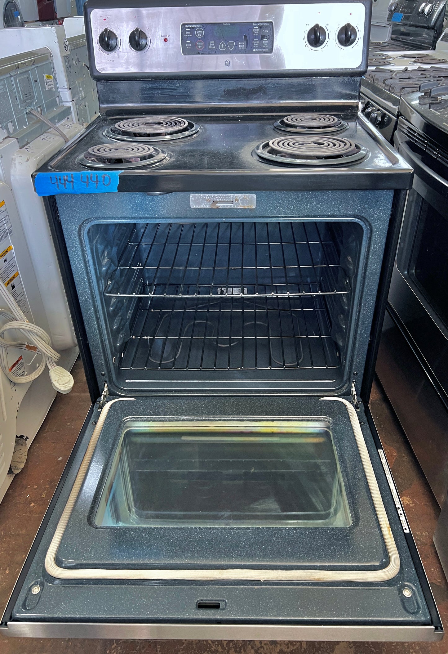 30 Inch GE Electric Freestanding Range , 4 Burner Coil Elements , Stainless Steel , JGP35S0K4SS, 444440