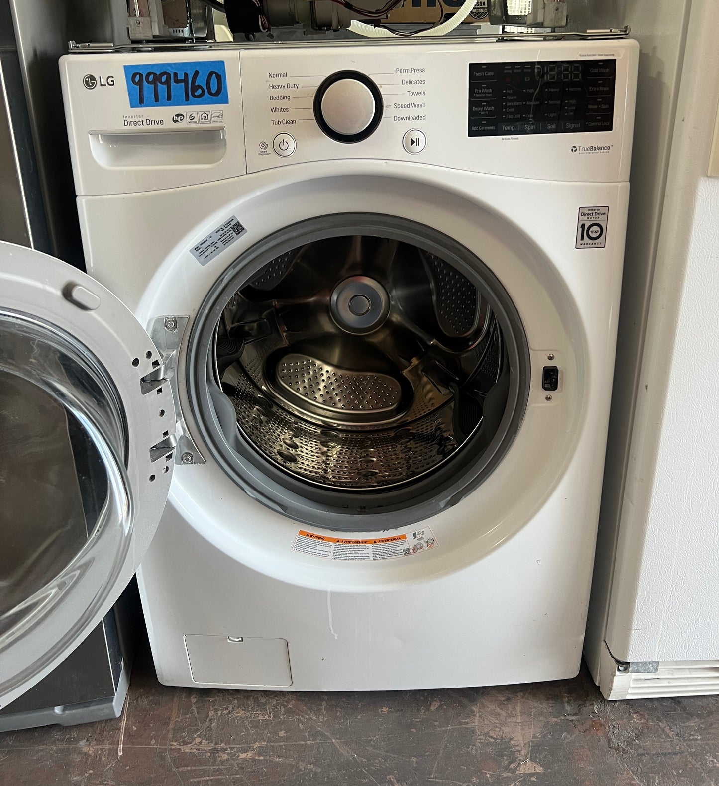 LG 4.5 CuFt Front Load Washer in White, WM3500CW, 999460