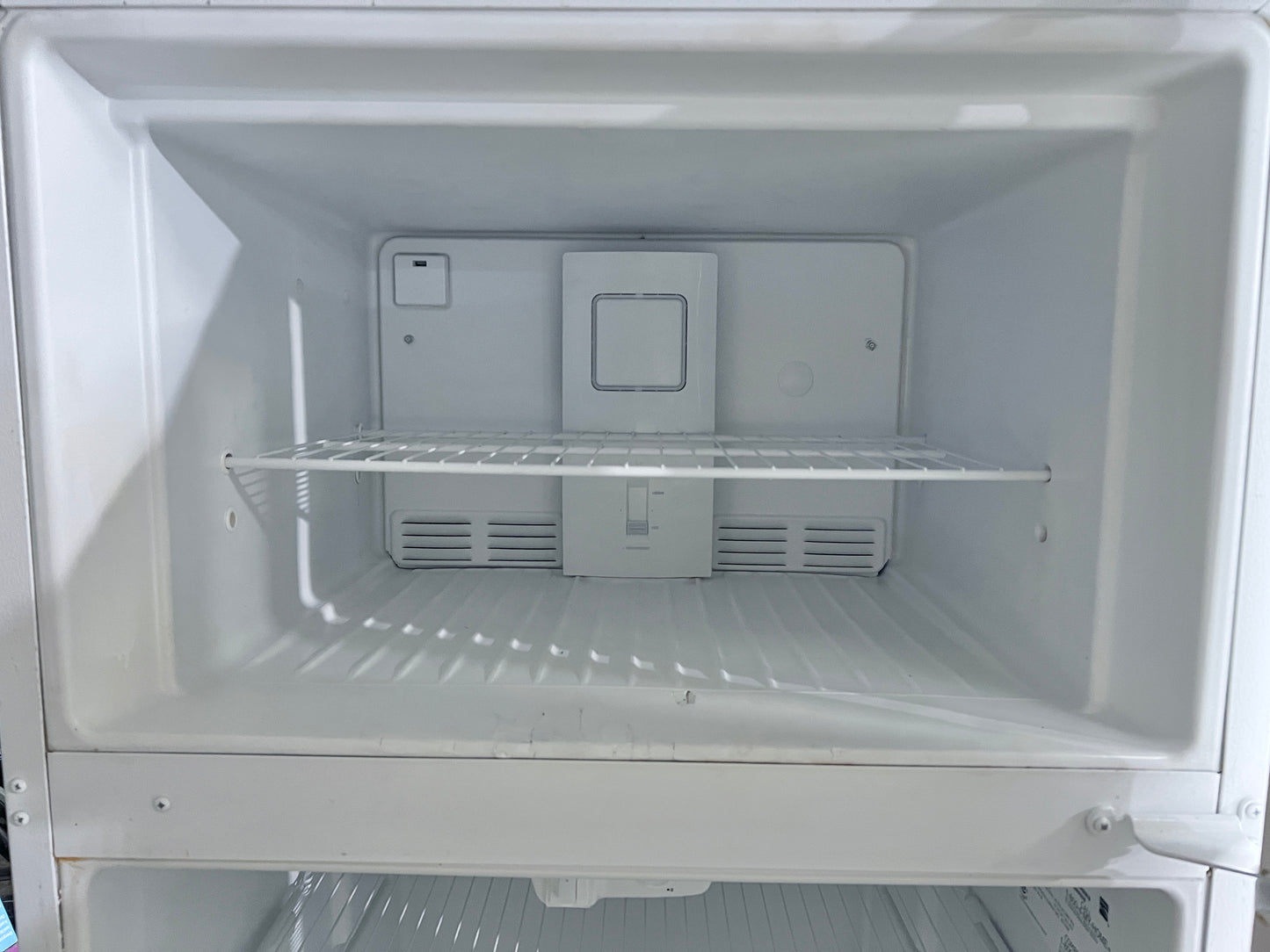 30 Inch Kenmore Top Freezer White Refrigerator , 18 Cu Ft , 253.6041261E,  444454