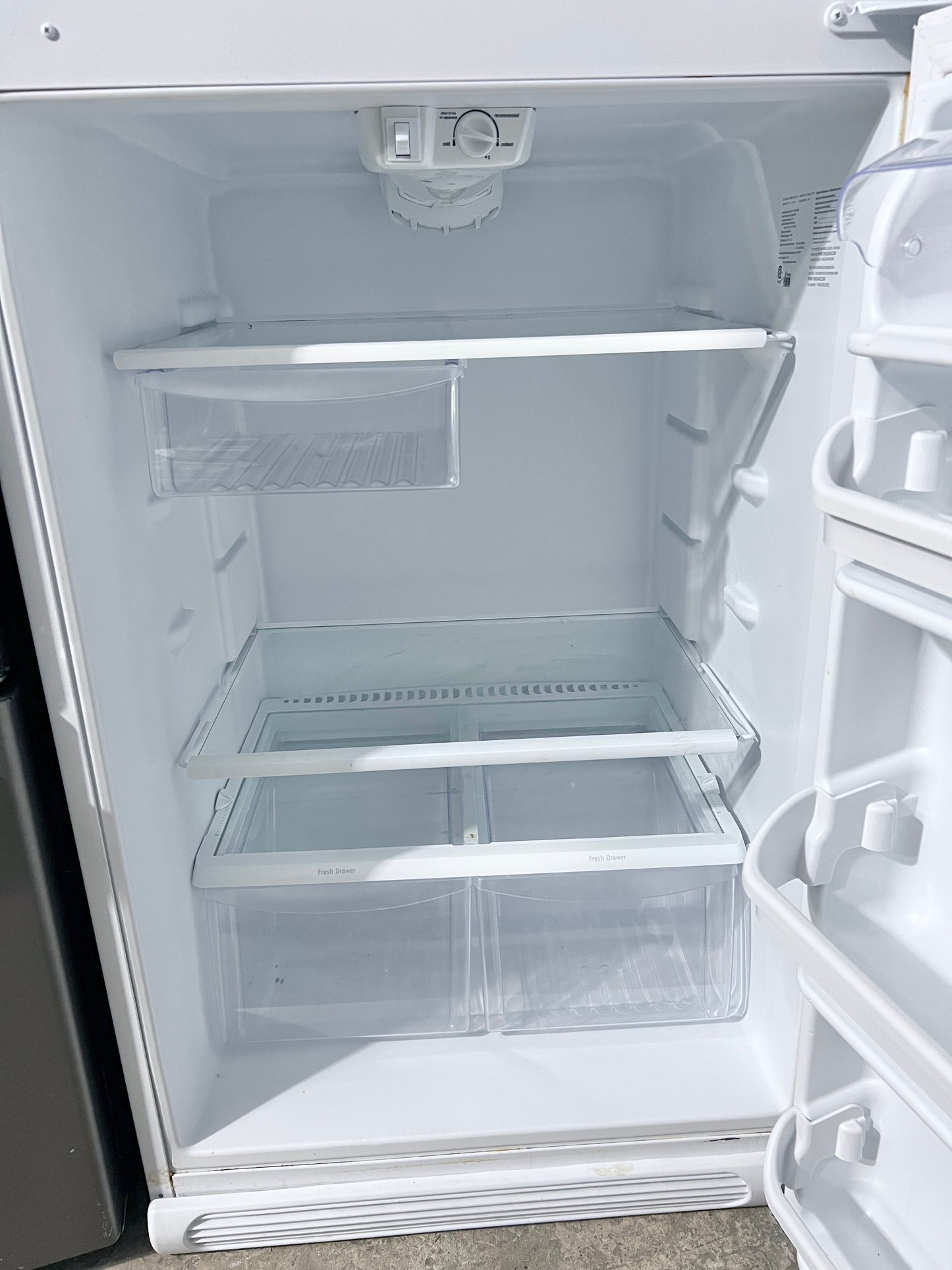 30 Inch Frigidaire Top Freezer White Refrigerator 18 Cu Ft , White , FFTR1821QW5A , 444459
