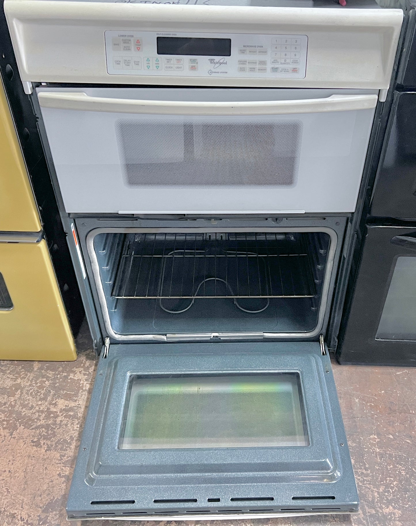 30 Inch Whirlpool Built In Wall Microwave and Oven Combo , White , 444470