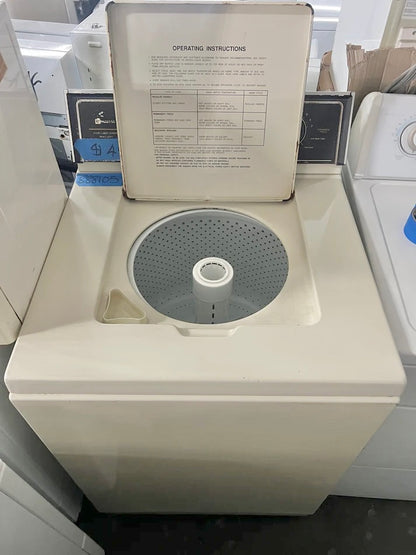 Maytag Top Load Washer in Off White , Very Reliable Old School Heavy Duty Washer 888105