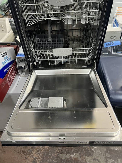 24 Inch Bosch 800 Series  SHX57C06UC Fully Integrated Dishwasher , 5 Wash Cycles, Platinum Premium Racks, EXXACT Wash, 19 Hours Delay Start & Silence Rating of 46 dB,  Black , 999419