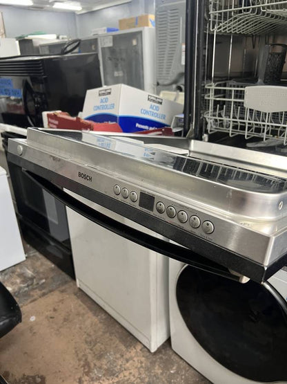 24 Inch Bosch 800 Series  SHX57C06UC Fully Integrated Dishwasher , 5 Wash Cycles, Platinum Premium Racks, EXXACT Wash, 19 Hours Delay Start & Silence Rating of 46 dB,  Black , 999419