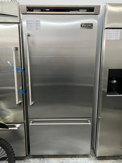 Viking 5 Series 36 Inch Built In Bottom Freezer Refrigerator,Model VCBB5363ERSS,Air Purifier,2 Deli Drawers,Spillproof Glass Shlevesm2 Humidity Zones,Aluminum Door Bins,20.4 Cu. Ft. Capacity,Right Hinge Door Swing,Stainless Steel 444159