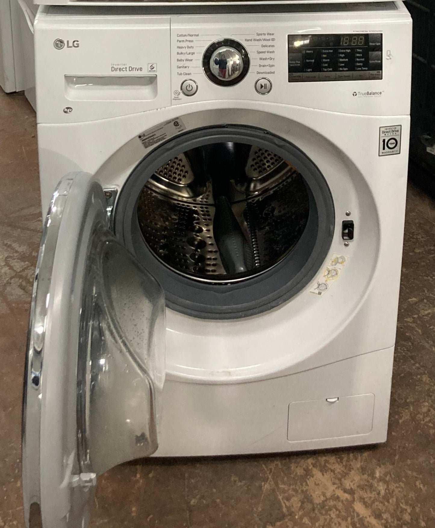 LG 2 In 1  Washer/Dryer Combo in White  2.3 cu. ft. Stainless Steel Drum WM3488HW 888672