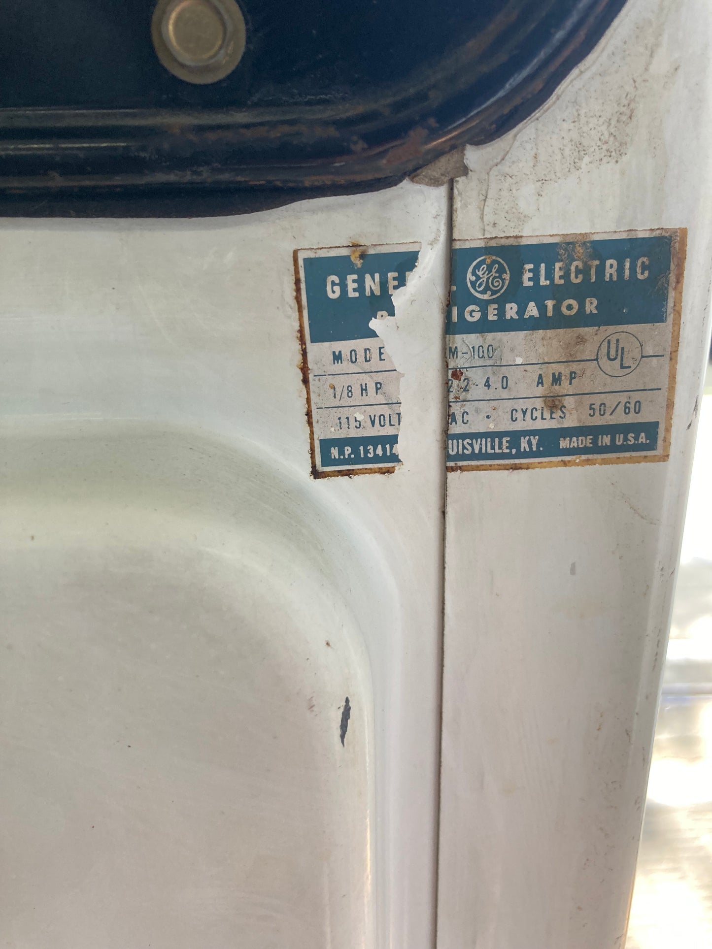 GE Refrigerator Vintage Antique Very Rare Top Freezer in White 888680