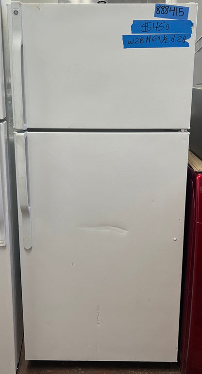 28" GE Top Freezer White Refrigerator Used Working Condition 888415